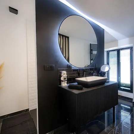 Infinity I Seventharts I Cinema *