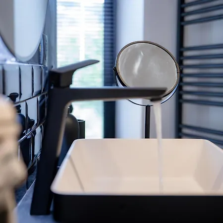 Infinity I Seventharts I Cinema Appartamento *