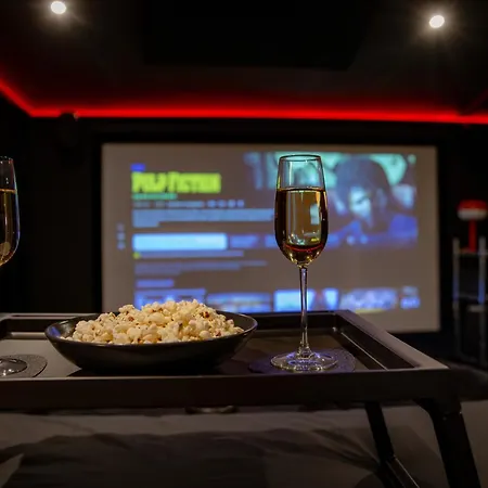Infinityroom I Seventharts I Cinema *