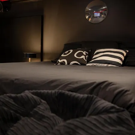 Infinity I Seventharts I Cinema Appartamento