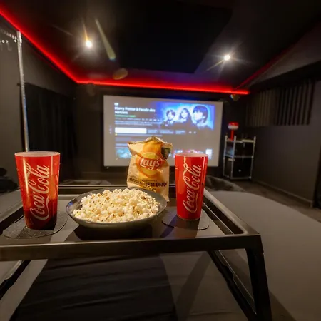 Infinityroom I Seventharts I Cinema *