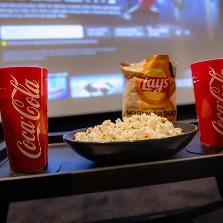 Infinity I Seventharts I Cinema Appartamento Angoulême