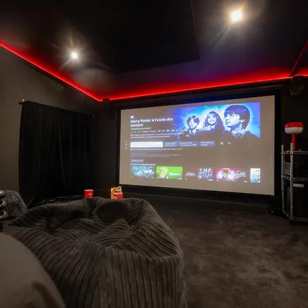 Infinity I Seventharts I Cinema Appartamento