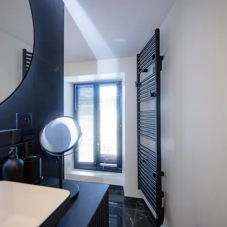 Infinity I Seventharts I Cinema Appartamento