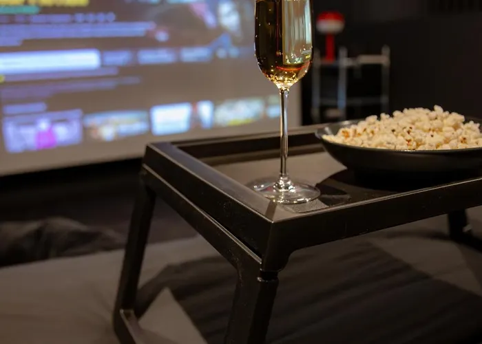 Appartement Infinity I Seventharts I Cinema *