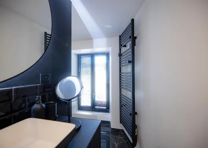 Infinity I Seventharts I Cinema Appartement